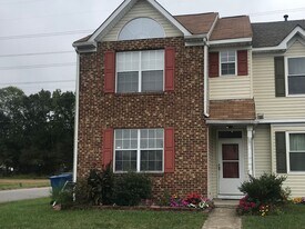 837 Old Clubhouse Rd in Virginia Beach, VA - Building Photo