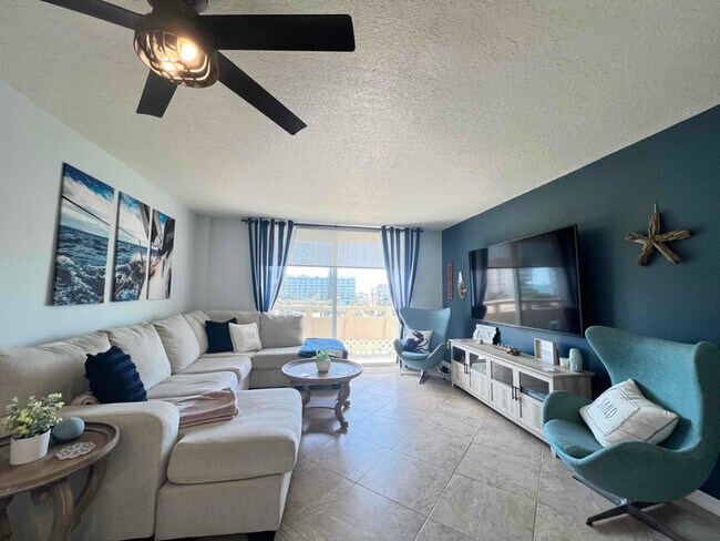 2020 N Atlantic Ave in Cocoa Beach, FL - Building Photo - Building Photo