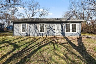 8024 Montgall Ave in Kansas City, MO - Building Photo