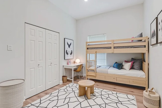 813 W 9th St, Unit 813 in Dallas, TX - Building Photo - Building Photo