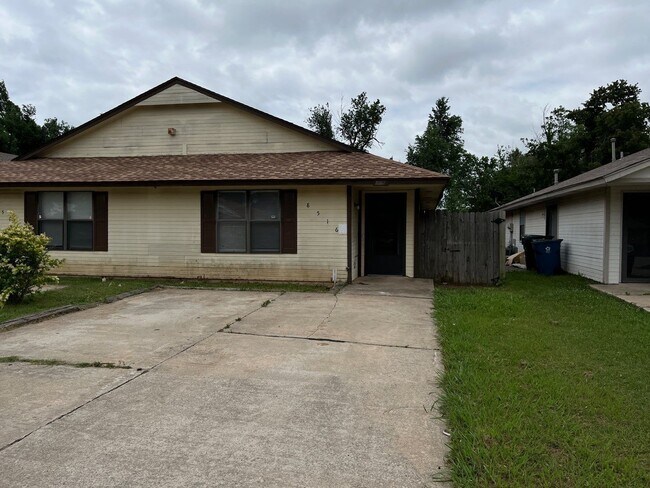 property at 8516 Justin Pl