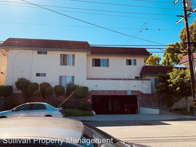 13535 Yukon Ave in Hawthorne, CA - Building Photo - Building Photo