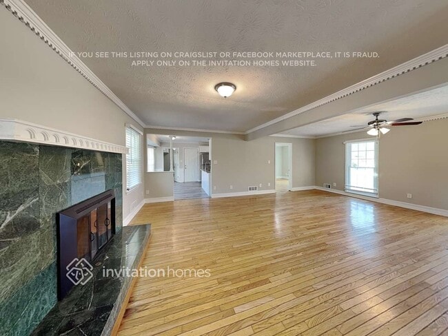 562 Rollingwood Dr in Stone Mountain, GA - Building Photo - Building Photo