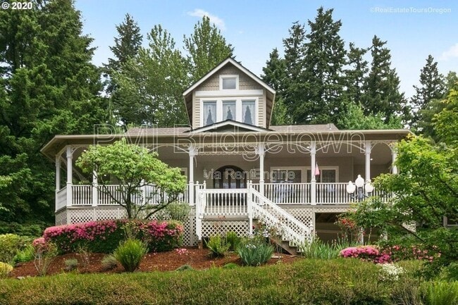 12805 SE Spring Mountain Dr in Happy Valley, OR - Building Photo - Building Photo