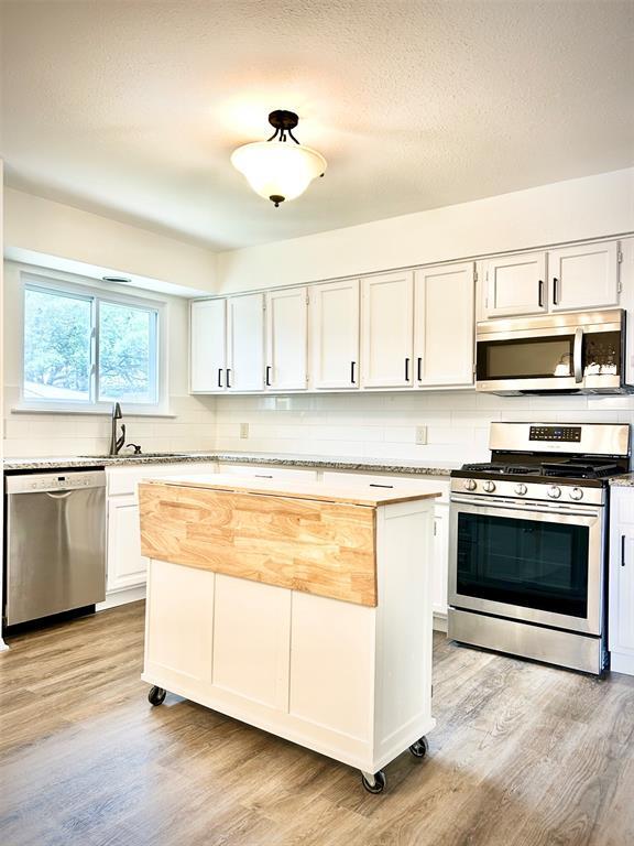 7604 Chelmsford Dr in Austin, TX - Foto de edificio - Building Photo