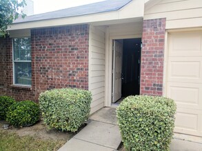 12033 Shine Ave in Rhome, TX - Building Photo - Building Photo