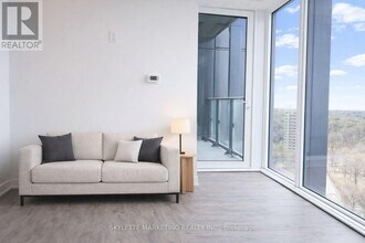 1 Quarrington Lane in North York, ON - Building Photo - Building Photo