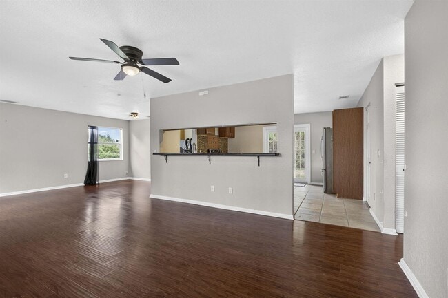 16932 Okeechobee Blvd in Loxahatchee, FL - Foto de edificio - Building Photo