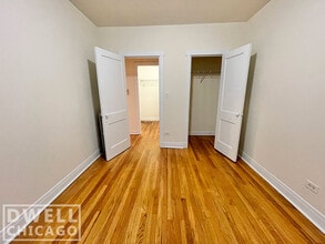2653 N Spaulding Ave, Unit 2649-2E in Chicago, IL - Building Photo - Building Photo