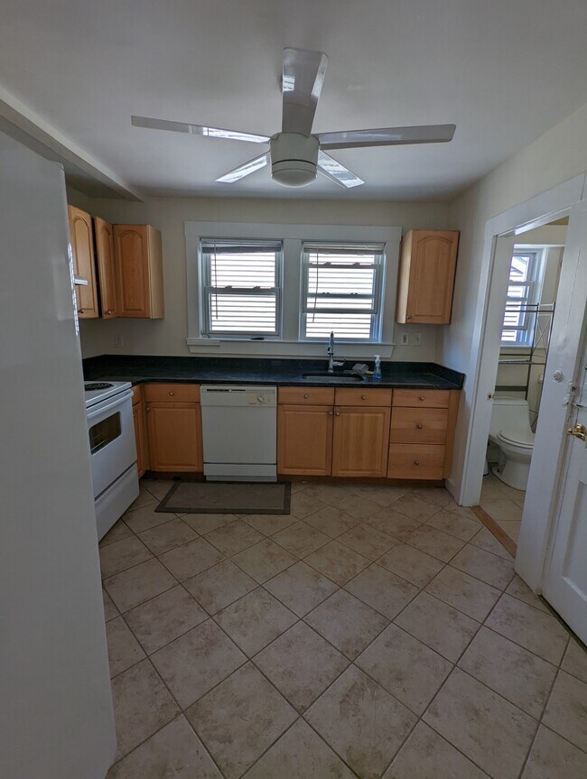 35 Winslow Rd Apartments and Nearby Belmont Apartments For Rent