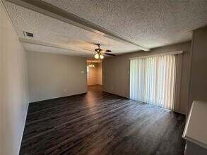2536 Earlcove Dr in Dallas, TX - Building Photo - Building Photo