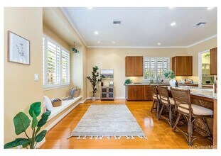 1058 Koko Kai Pl in Honolulu, HI - Building Photo - Building Photo