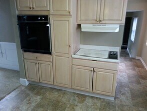 1417 N Wheeling Ave in Muncie, IN - Foto de edificio - Building Photo