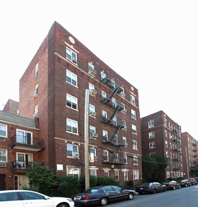 1675 E 18th St in Brooklyn, NY - Building Photo - Building Photo