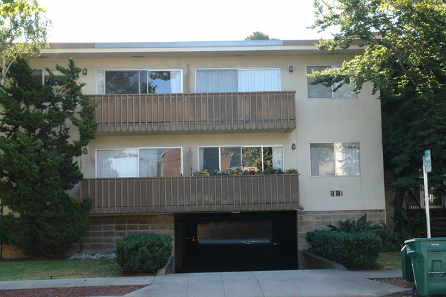 1111 Douglas Ave in Burlingame, CA - Building Photo - Building Photo