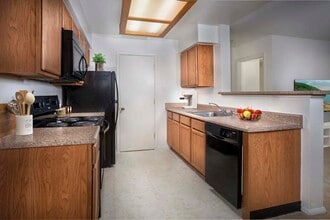 Harbour Gates Apartments in Annapolis, MD - Building Photo - Building Photo