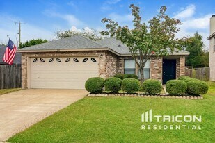 716 King St in Cedar Hill, TX - Building Photo