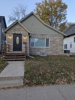 2313 Drake Park Ave in Des Moines, IA - Building Photo