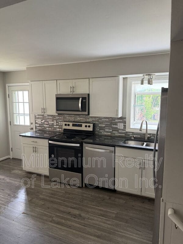 725 4th Ave in Pontiac, MI - Building Photo - Building Photo