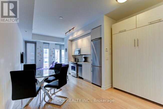 32 Camden St in Toronto, ON - Building Photo - Building Photo