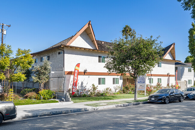 Tiki Aloha Apartments in Torrance, CA - Foto de edificio - Building Photo