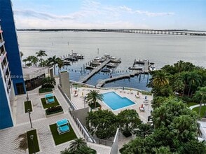 1581 Brickell Ave, Unit PH-205 in Miami, FL - Building Photo - Building Photo