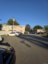 324 Post Ave in North Hempstead, NY - Building Photo - Building Photo