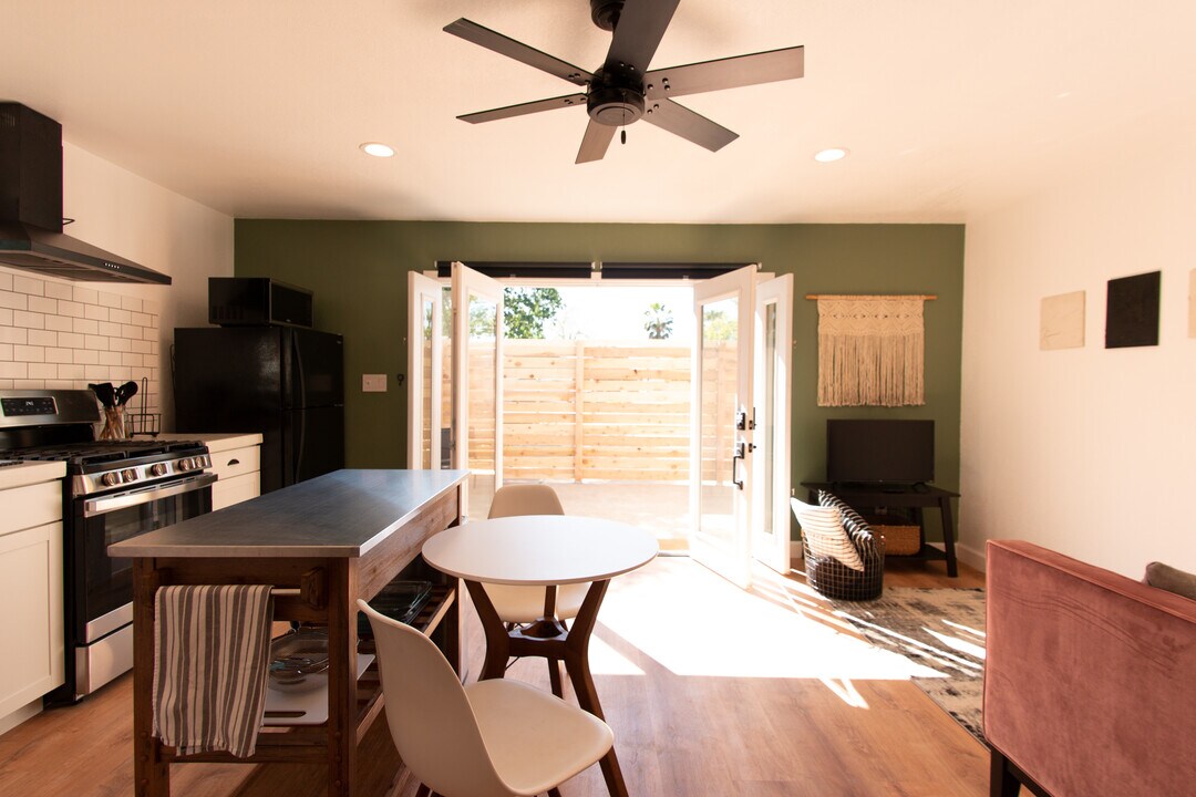 3390 Cutlas Ct, Unit B in Redding, CA - Building Photo