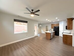 446 N Creek Ridge Dr in Washington, UT - Building Photo - Building Photo