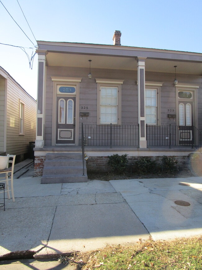 323 Elmira Ave in New Orleans, LA - Foto de edificio - Building Photo