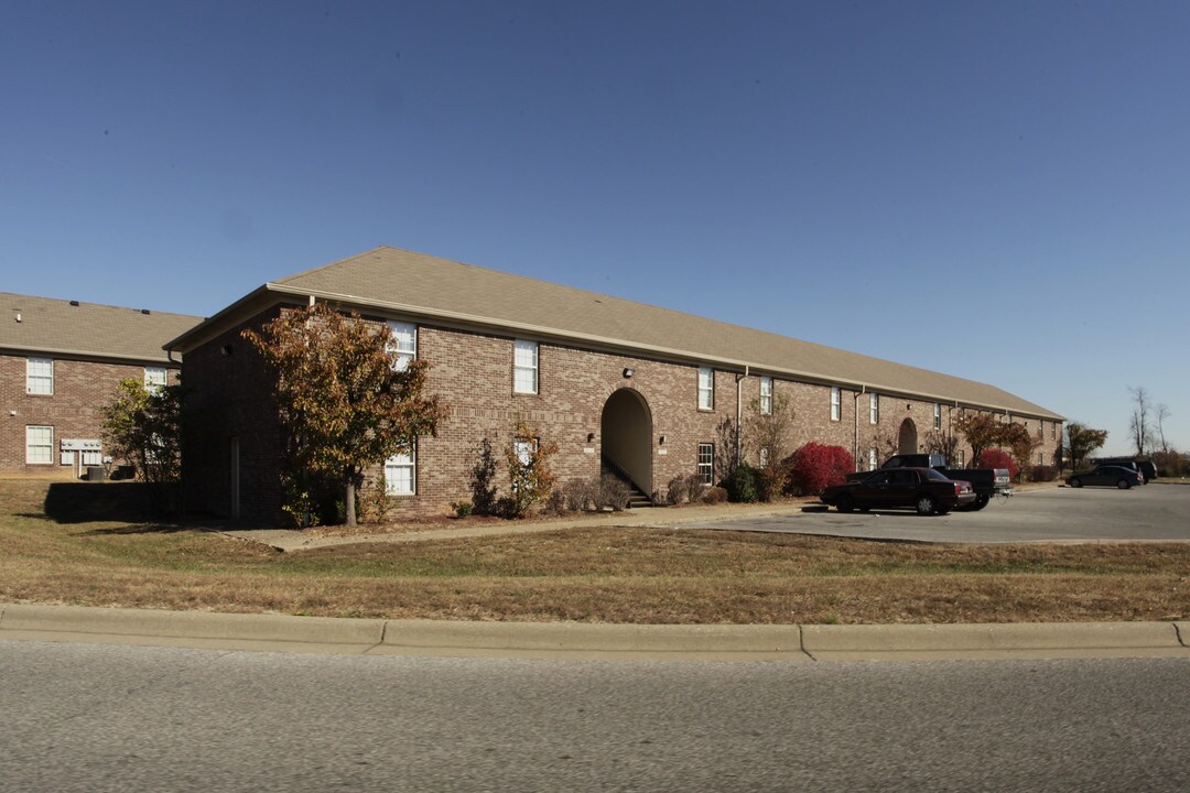 Indian Creek in Corydon, IN - Foto de edificio