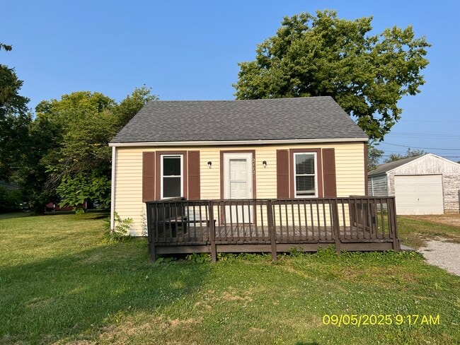 property at 2117 N Janney Ave