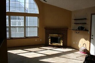 5725 W Atlantic Pl, Unit 304 in Lakewood, CO - Foto de edificio - Building Photo