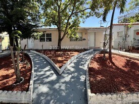 2142 NW 1st St in Miami, FL - Building Photo