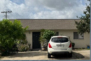 2188 Arden St in Ft. Myers, FL - Building Photo