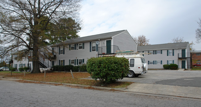 Drake Apartments in Durham, NC - Building Photo - Building Photo