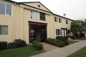1125 S Fairfax Ave in Los Angeles, CA - Foto de edificio - Building Photo