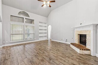 1421 Baynes Dr in McKinney, TX - Foto de edificio - Building Photo