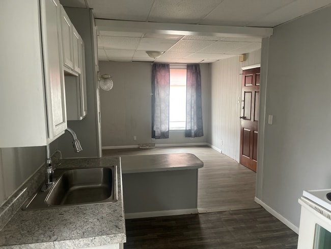 property at 901 W Beardsley Ave