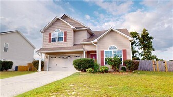 2104 St Nicholas Dr in Hope Mills, NC - Building Photo