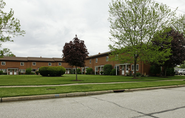 Wickliffe Gardens in Wickliffe, OH - Foto de edificio - Building Photo