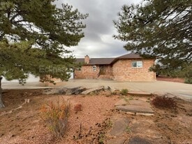 2737 Sierra Vista Dr in Grand Junction, CO - Building Photo