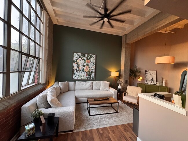 611 N Park Ave, Unit 114 in Indianapolis, IN - Building Photo - Building Photo