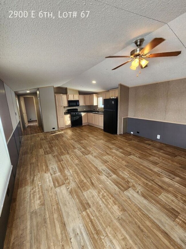 property at 2900 E 6th Ave