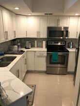700 Crestwood Ct S in Royal Palm Beach, FL - Building Photo - Building Photo