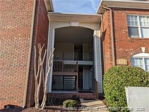 property at 401 Meadowland Ct