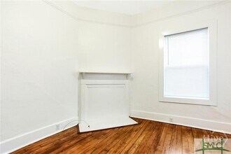 1011 W Waters Dr in Savannah, GA - Foto de edificio - Building Photo