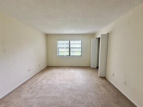 3048 Eastland Blvd in Clearwater, FL - Building Photo - Building Photo