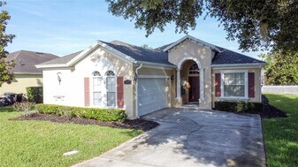 107 Amaca Ln in Davenport, FL - Building Photo