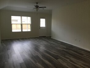 5900 Bell Tower Ln in Austin, TX - Building Photo - Building Photo